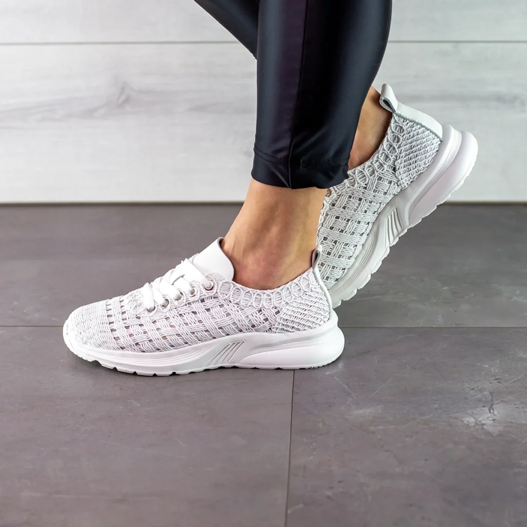 Дамски маратонки J25131