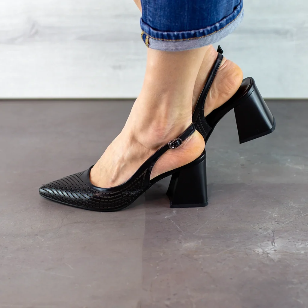 Дамски сандали E3356-D500-3