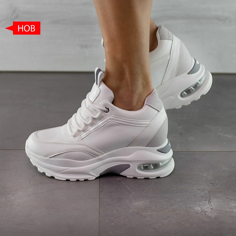 Дамски спортни обувки J25152